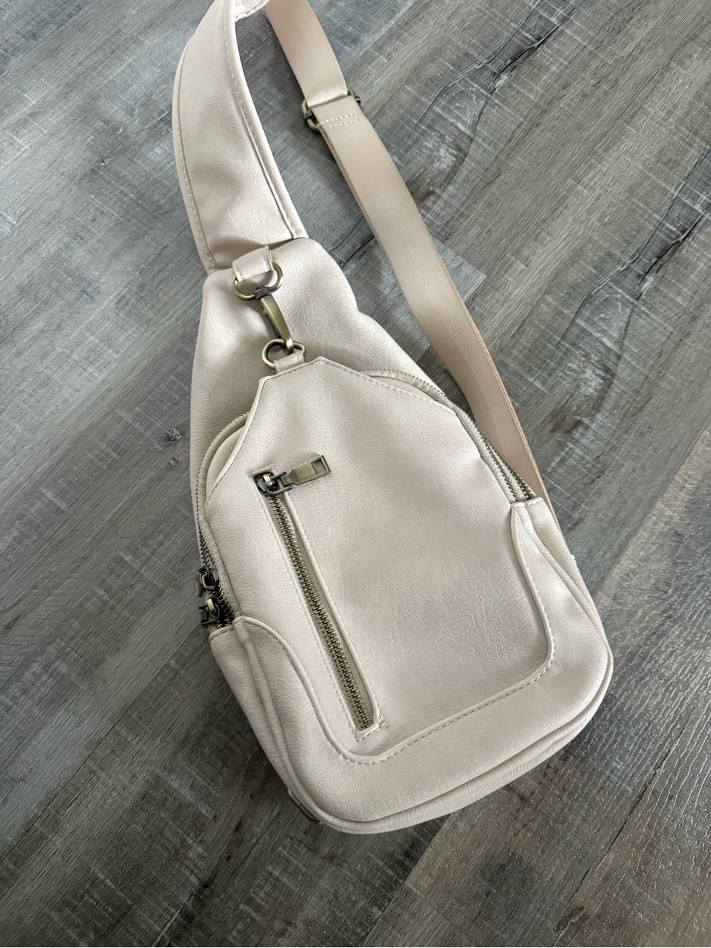 NWOT Faux Leather Crossbody Sling Bag